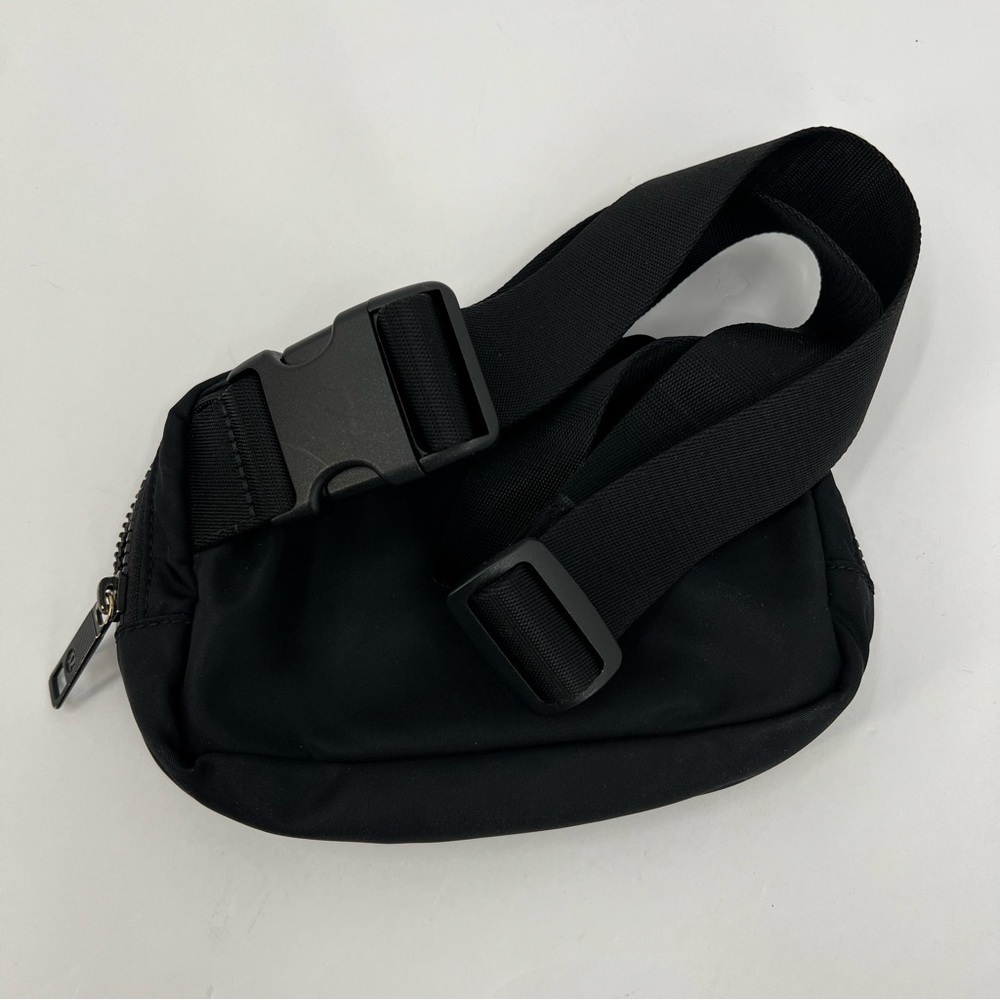 Lululemon RARE OG Everywhere Black Belt Bag Original Version - Picture 6 of 12